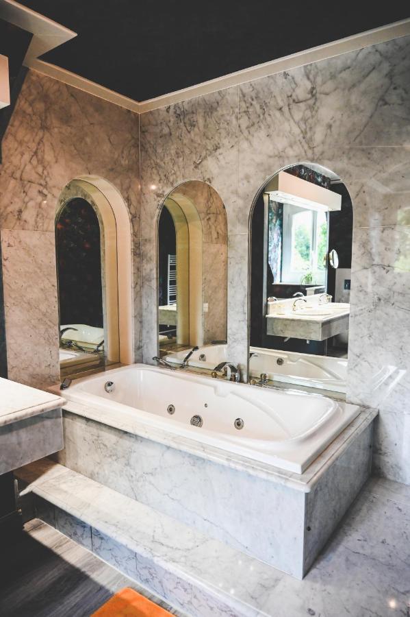 Bed and Breakfast La Fontaine Dort Tessy-sur-Vire Экстерьер фото